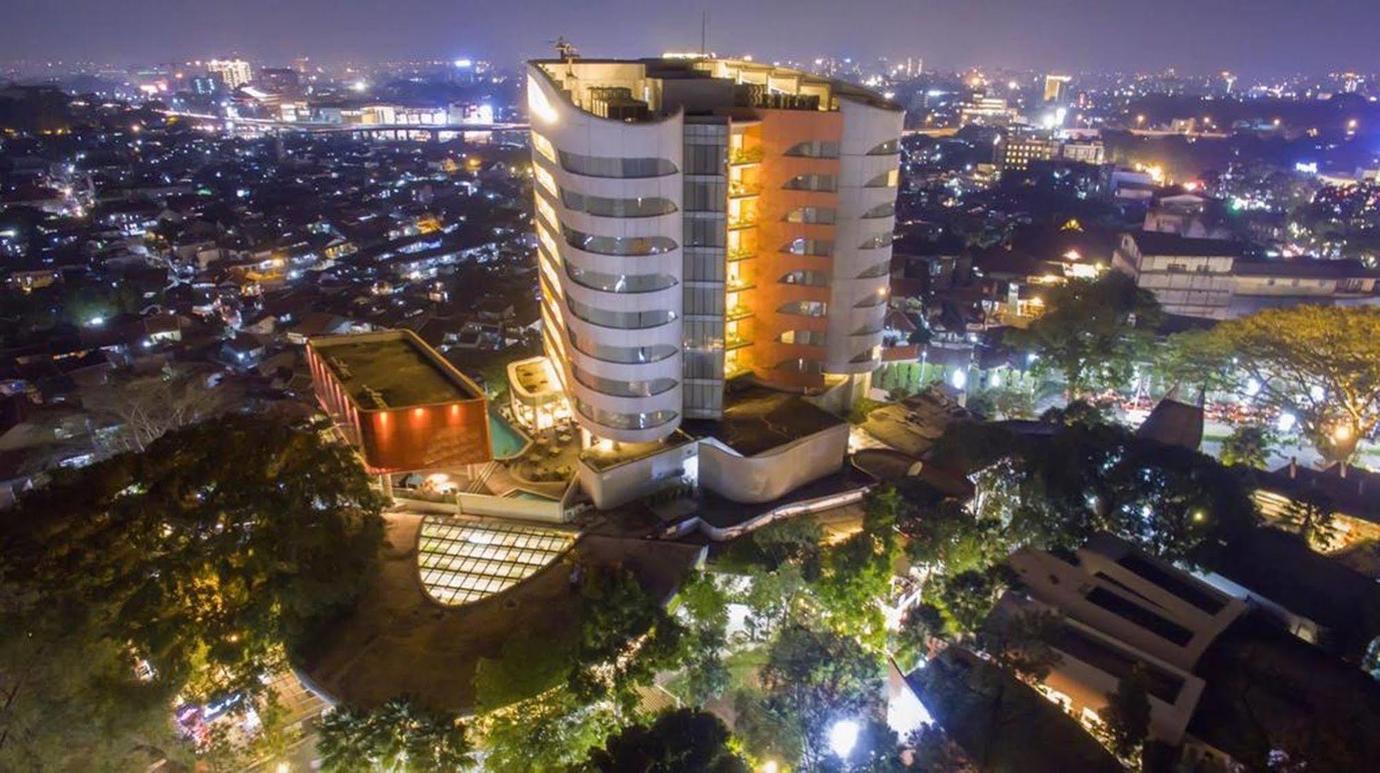 Sensa Hotel Bandung Exterior photo