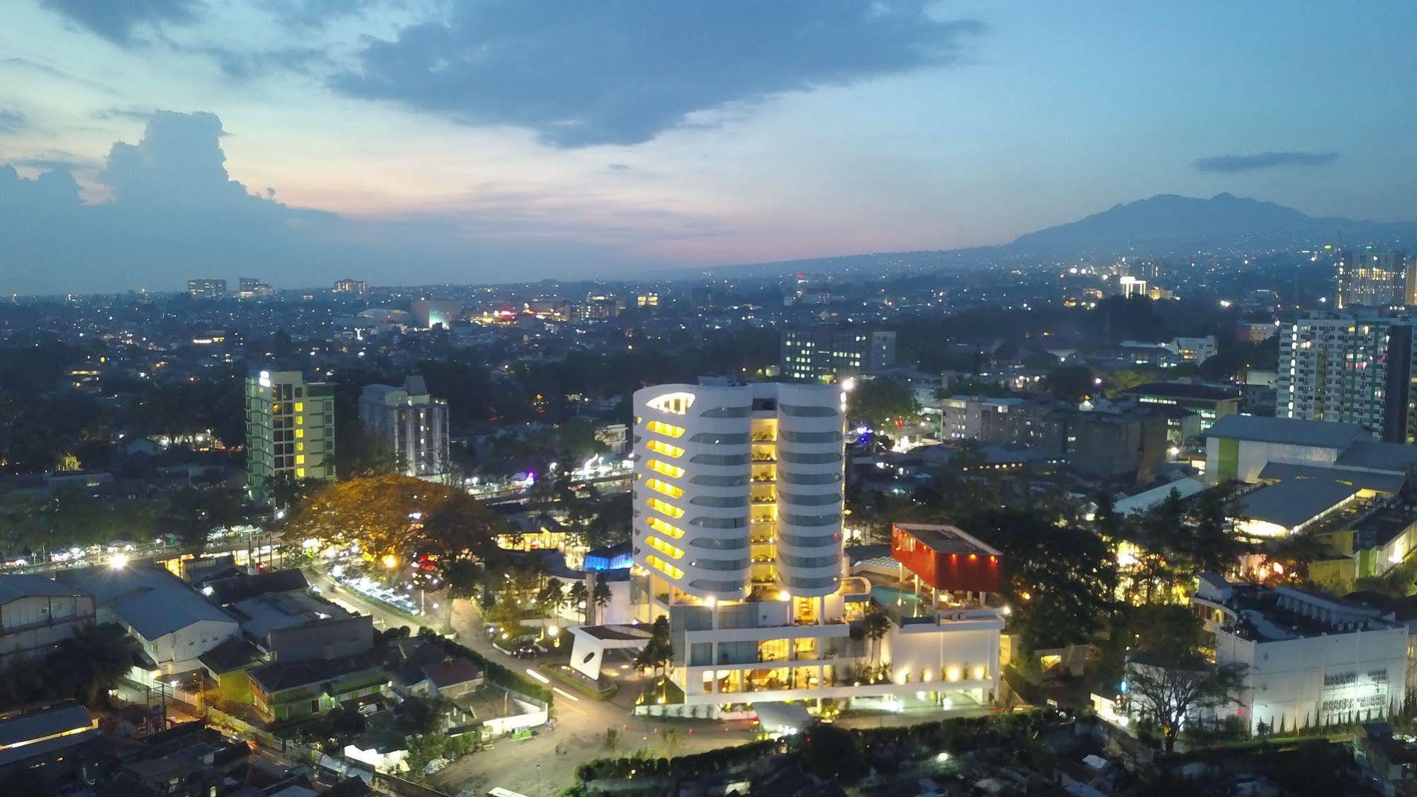 Sensa Hotel Bandung Exterior photo